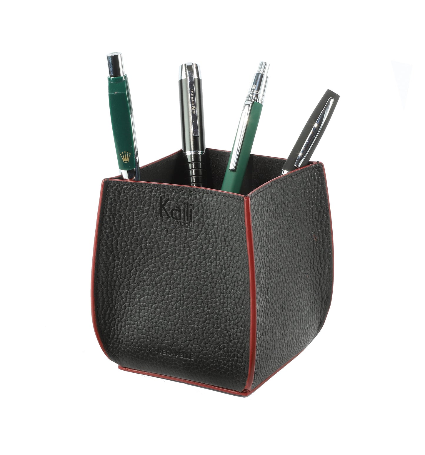K0032AB | Desk pen holder in genuine full-grain leather. Black with red edges. Dimensions: 8.5 x 8.5 x 12 cm. Packaging: Gift box with lid and bottom.-0