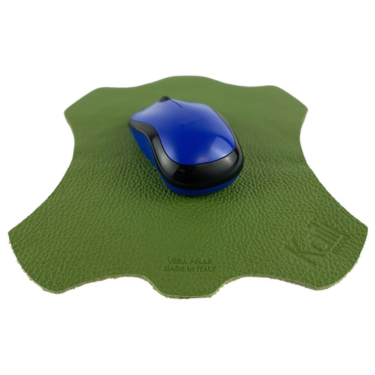 K0001EB | Tappetino per Mouse Made in Italy in Vera Pelle pieno fiore, grana dollaro - Colore Verde - Dimensioni: cm 20 x 23 - Confezione: Sacchetto tubolare Tnt-1