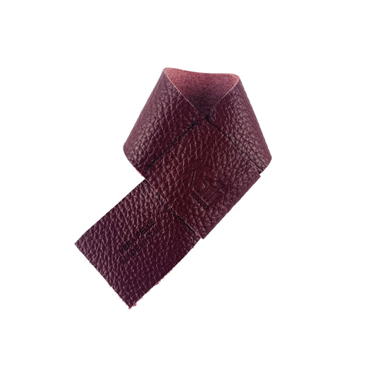 K0010XB | Salvagoccia per Bottiglia Made in Italy in Vera Pelle pieno fiore, grana dollaro - Colore Bordeaux. Dimensioni: cm 27 x 4 x 0,5.  Confezione: Gift Box rigido fondo/coperchio-1